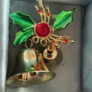 Christmas broach and clip on earrings